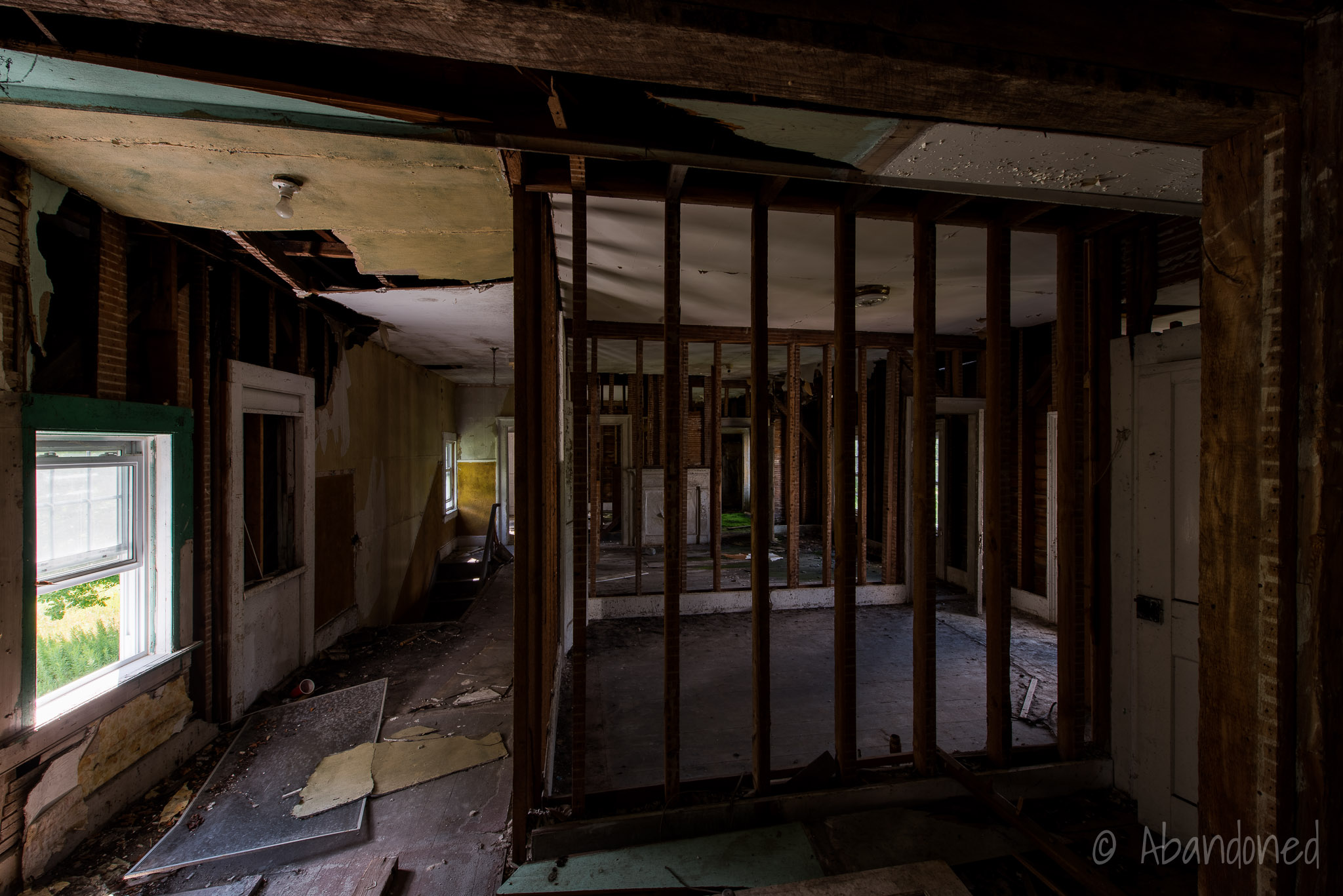 White Lake Mansion House Aug. 2017 Abandoned