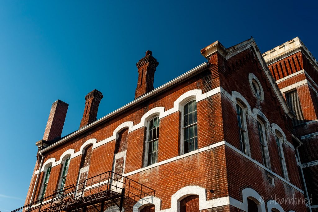 Higginsport School Abandoned