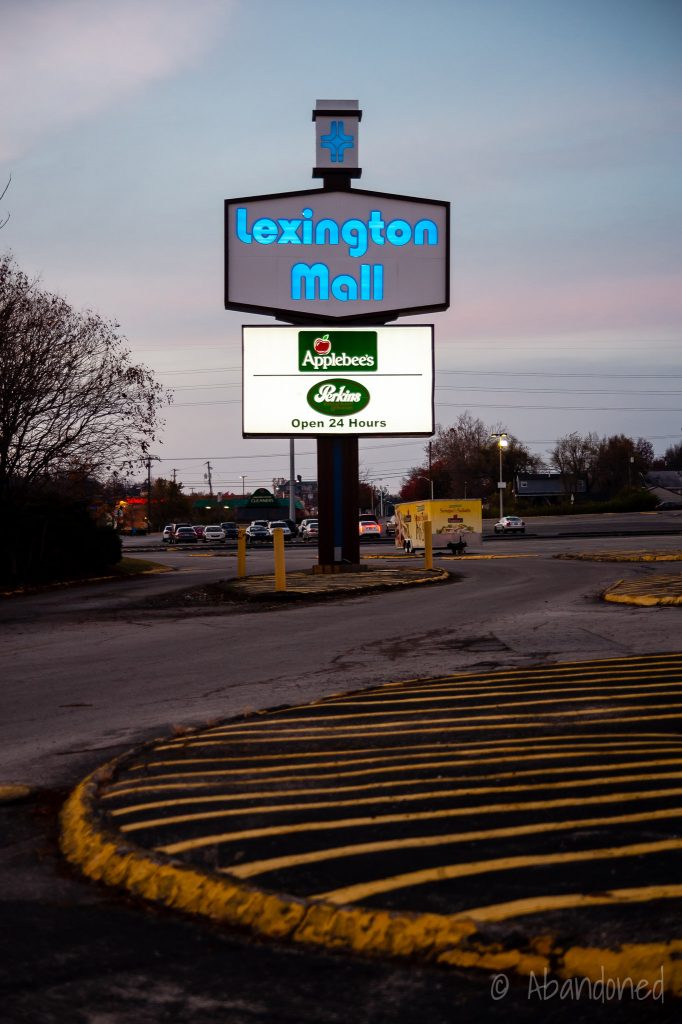 Lexington Mall Sign