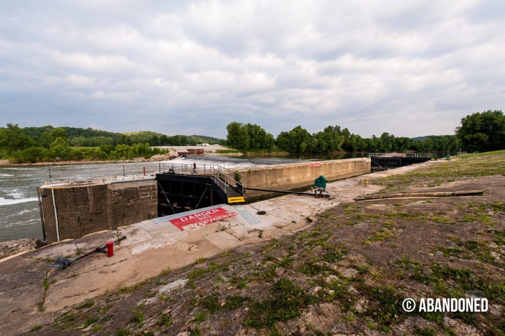 Kentucky River Locks & Dams Abandoned