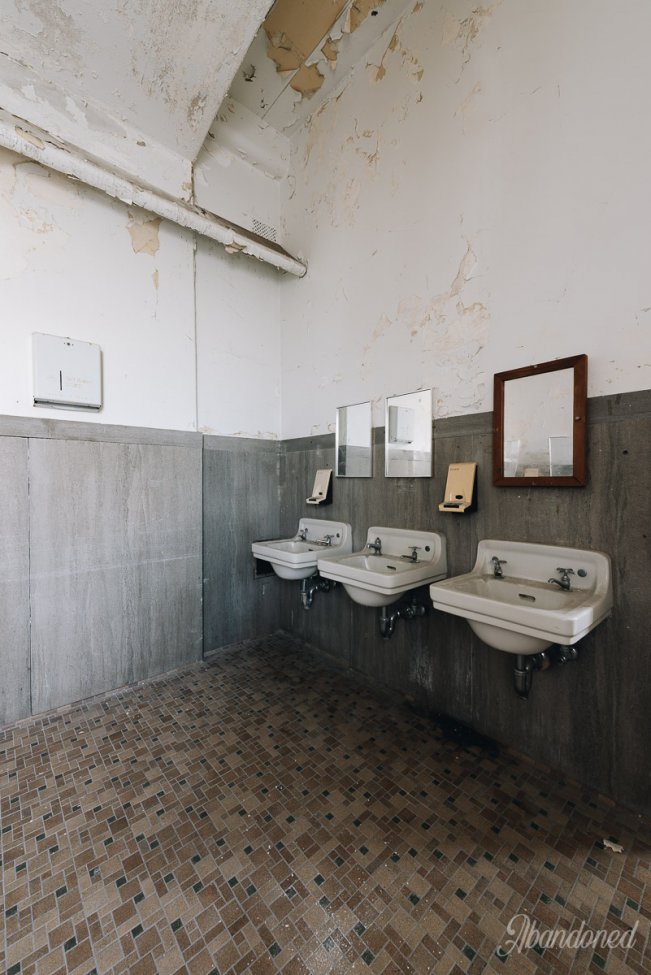 Trans-Allegheny Lunatic Asylum - Restroom