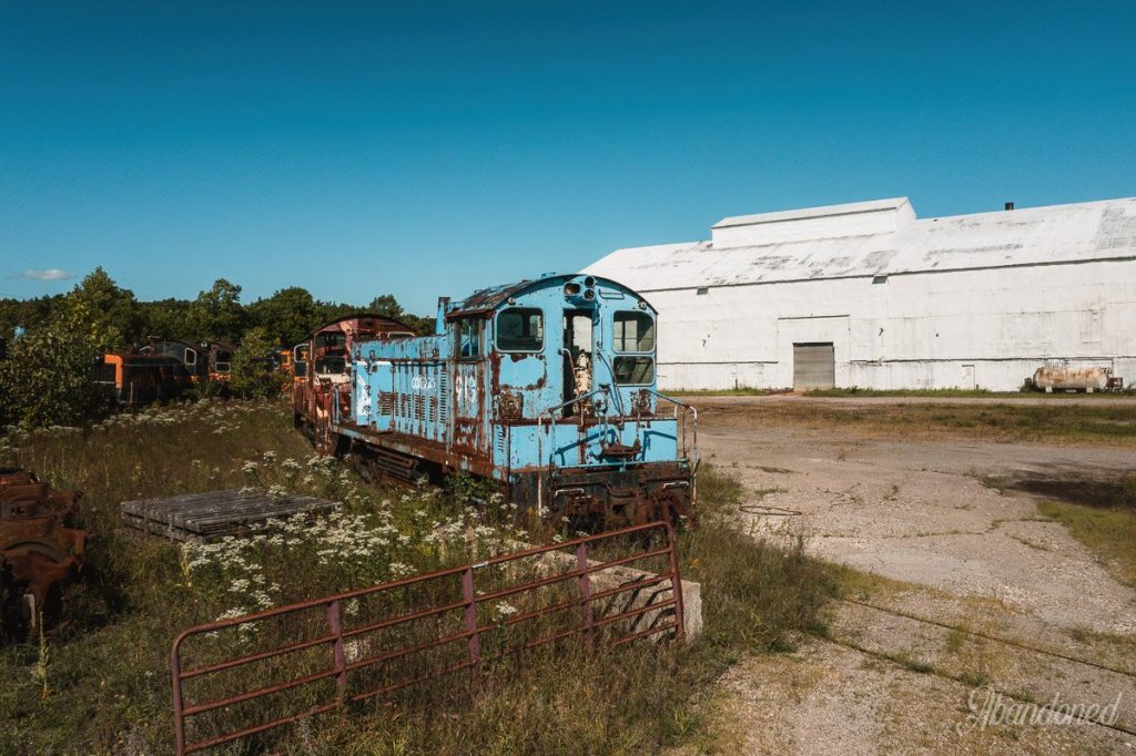 Derelict Conrail 9135 Locomotive
